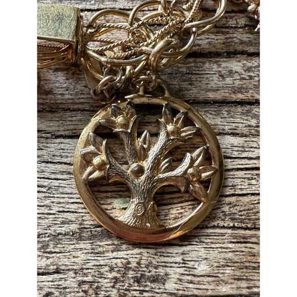 Vintage Monet Charm Bracelet Double Link Gold plated 12 Charms 7.5” - Picture 10 of 16